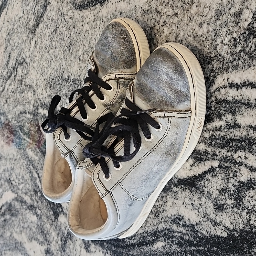 Ugg 1006829 Tomi Grey Leather Tennis Shoes US 8 Athletic Athleisure Casual Skate